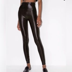 Spanx Crocodile-Embossed Leggings Size Small